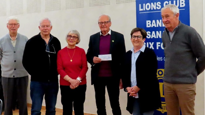 rRemise cheque lions club 2025